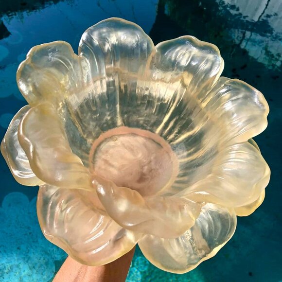 Vintage MCM Dorothy Thorpe Translucent Frosted Lucite Flower Bowl - Picture 2 of 10